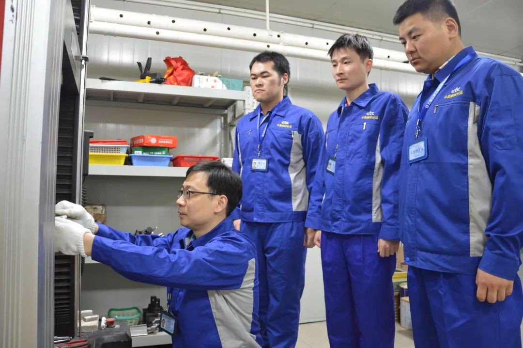 主题教育进行时丨学思践悟新思想 立足岗位作贡献image003.jpg